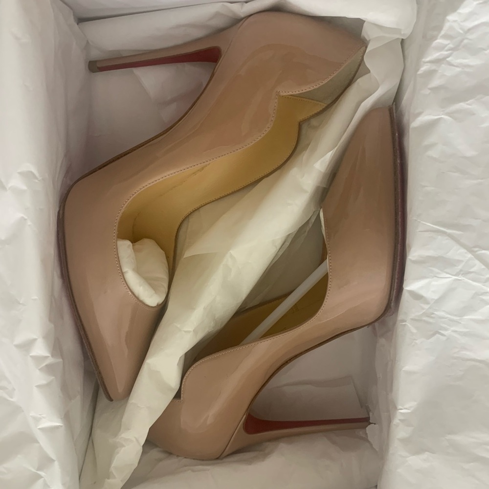 Authentic Christian Louboutin Heels never worn size 6.5